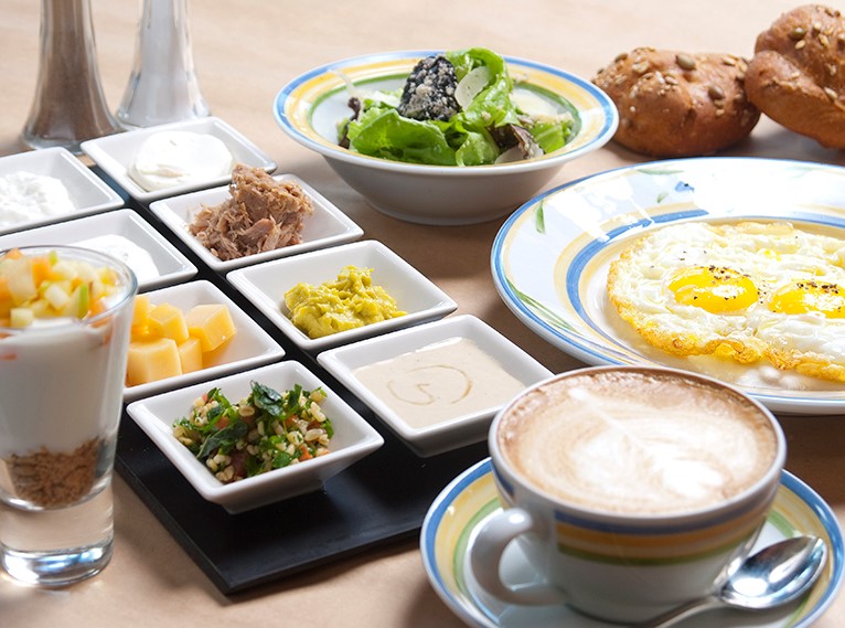 ארוחת בוקר רויאל גארדן