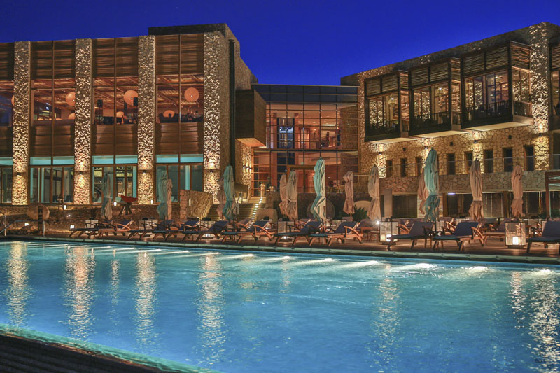 בראשית בריכה בלילה15