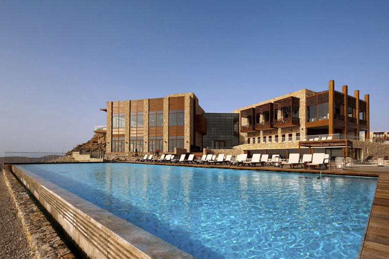 בראשית בריכה חיצונית