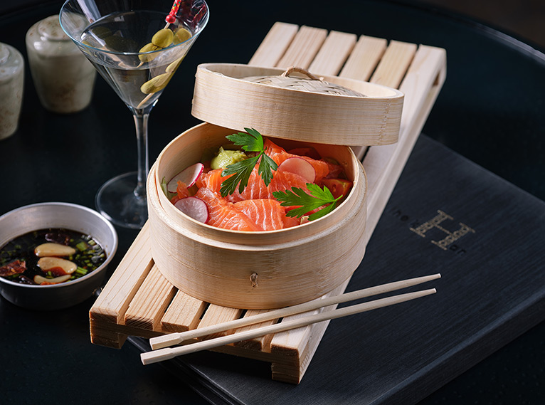 דג סלמון מסעדת החאן 